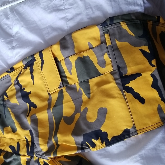 Pants - Picture 3 of 9